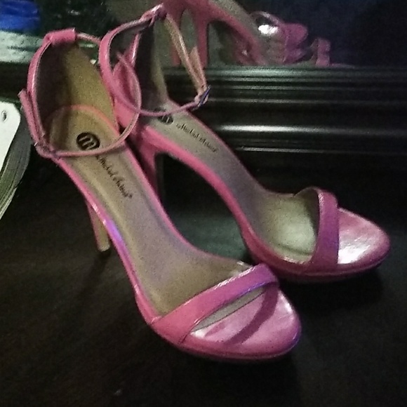 Heels - Picture 3 of 4
